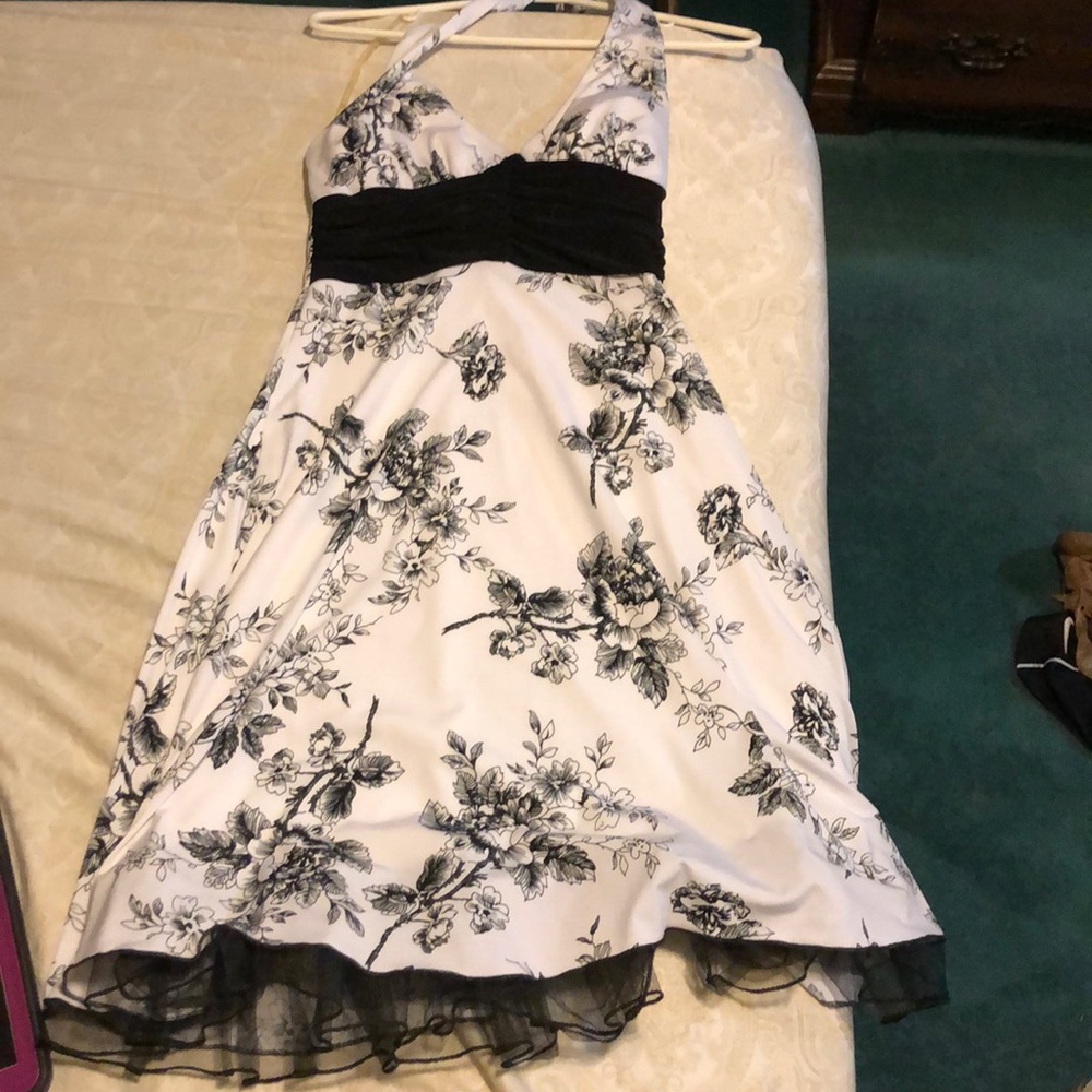 White and black halter dress size 9/10
